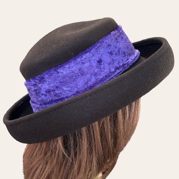 SONNETS RHODE ISLAND CHOCOLATE BROWN PURPLE VELVET‎ TRIM VINTAGE HAT